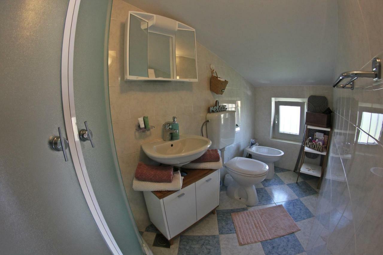 Room And Apartment Doris Lovrecica  Luaran gambar