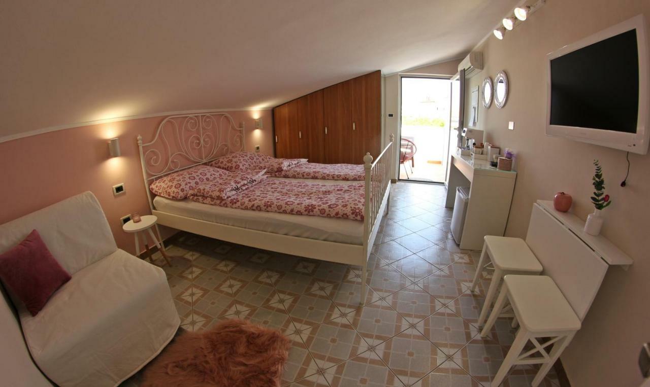 Room And Apartment Doris Lovrecica  Luaran gambar