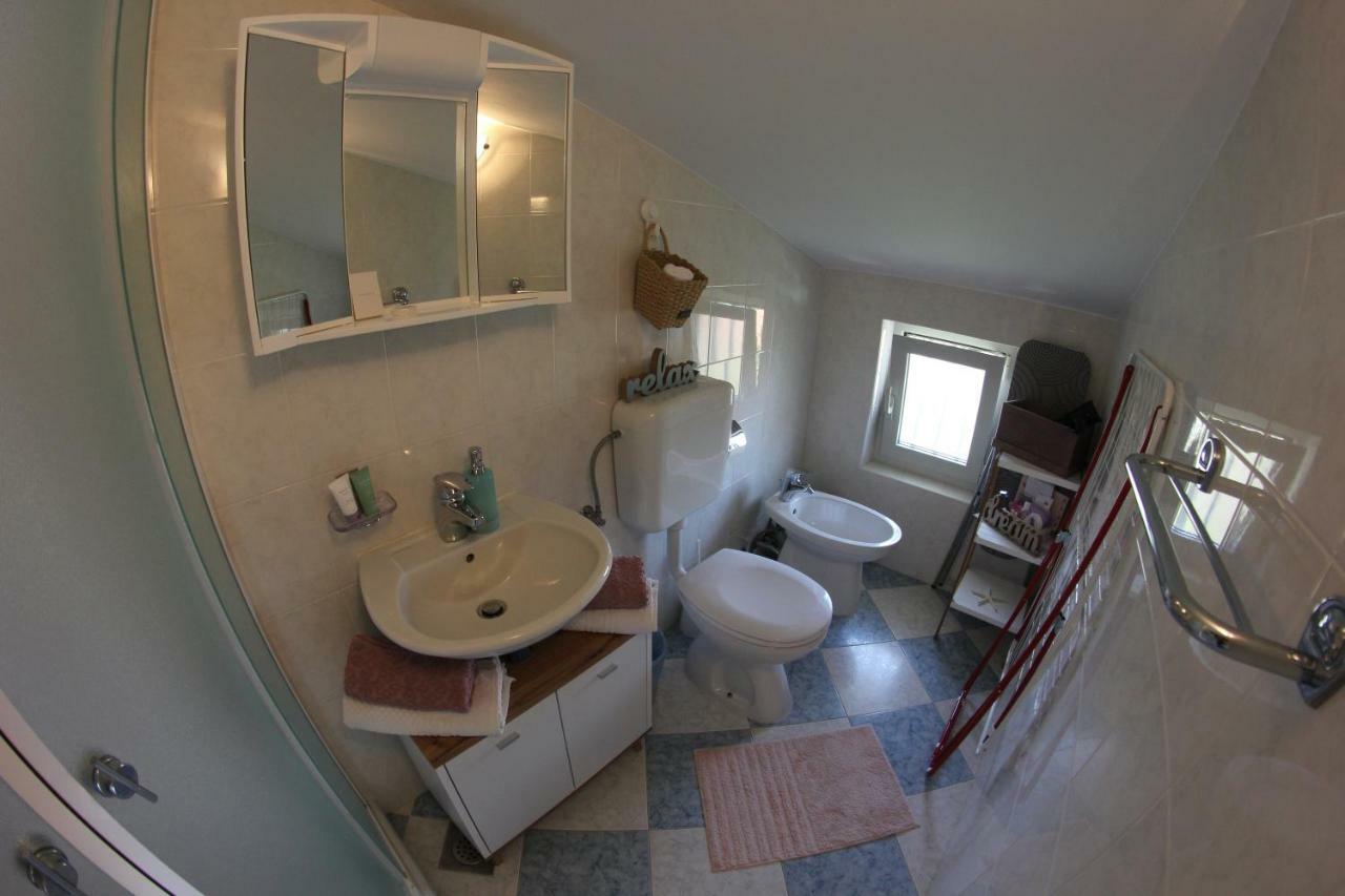 Room And Apartment Doris Lovrecica  Luaran gambar