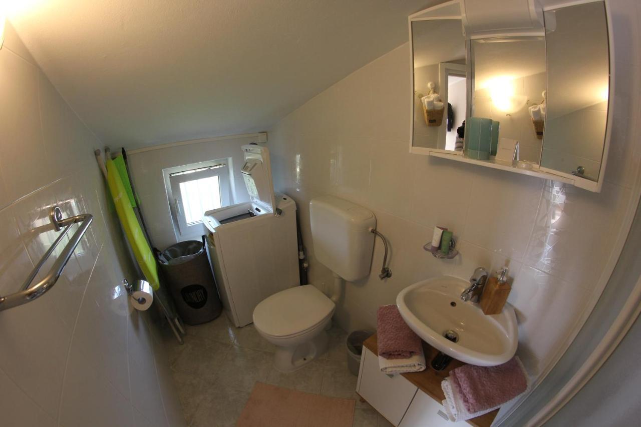 Room And Apartment Doris Lovrecica  Luaran gambar