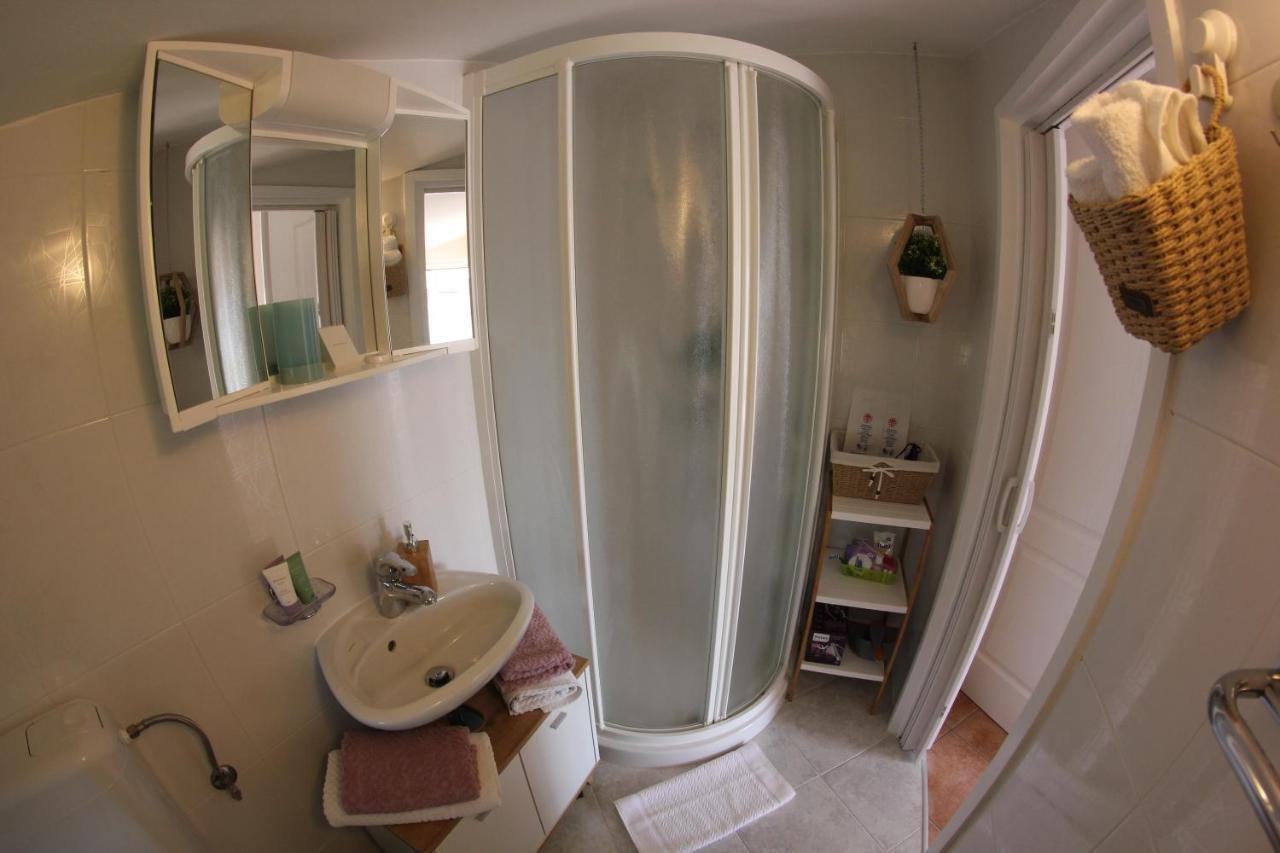 Room And Apartment Doris Lovrecica  Luaran gambar